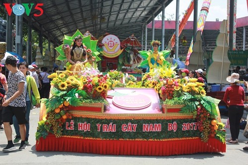 Presentan especialidades sureñas de Vietnam en el festival anual de frutas - ảnh 1