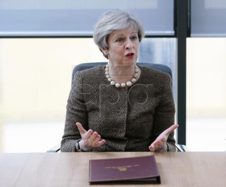 Theresa May se reunirá con supervivientes del incendio de edificio en Londres - ảnh 1