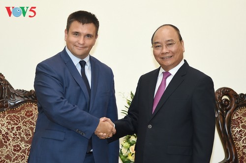 Vietnam insiste en profundizar la cooperación con Ucrania y Sudáfrica - ảnh 1