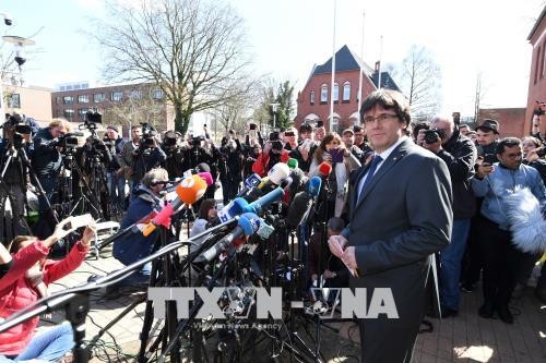 España aporta pruebas para la extradición de Carles Puigdemont desde Alemania - ảnh 1