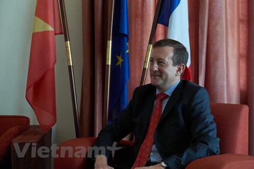 Diplomático francés alaba vínculos de cooperación con Vietnam - ảnh 1
