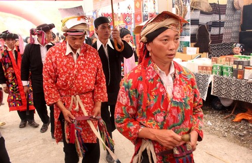 Fiesta Tu Cai reconoce adolescencia de los étnicos Dao Dau Bang - ảnh 2