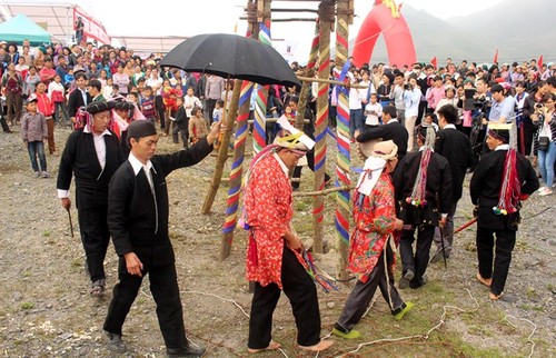 Fiesta Tu Cai reconoce adolescencia de los étnicos Dao Dau Bang - ảnh 1