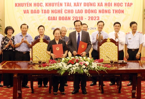 Vietnam promueve el estudio y formación vocacional  - ảnh 1
