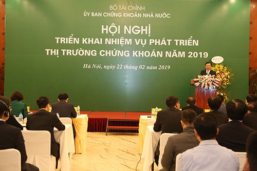 Gobierno vietnamita instruye el desarrollo del mercado bursátil - ảnh 1