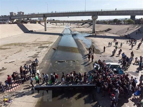 México y Estados Unidos buscan un acuerdo de migración - ảnh 1