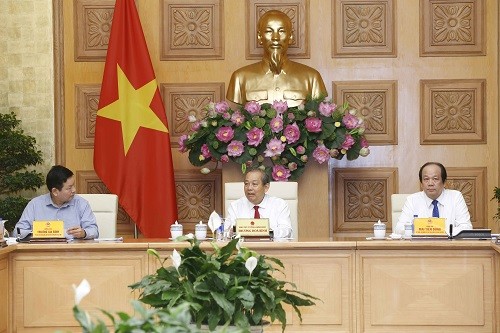 Viceprimer ministro de Vietnam pide impulsar reformas administrativas - ảnh 1