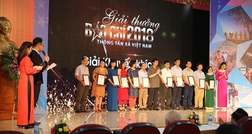 Reconocen a científicos vietnamitas por sus méritos en ciencia y tecnología - ảnh 1
