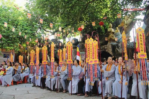 Ciudad Ho Chi Minh celebra el 2563 aniversario del nacimiento de Buda - ảnh 1