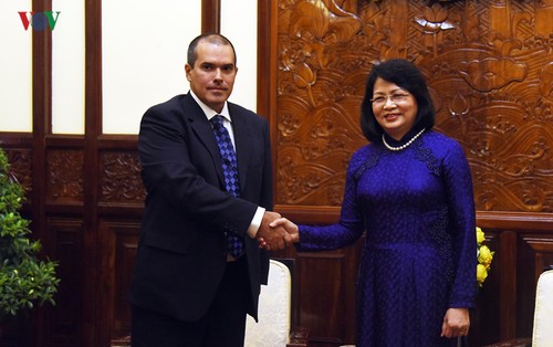 Vicepresidenta vietnamita recibe a una delegación de Prensa Latina - ảnh 1