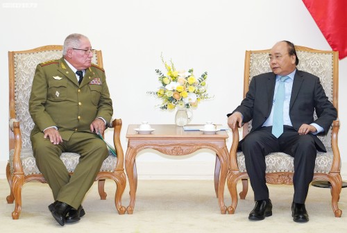 Premier vietnamita recibe al viceministro primero de las Fuerzas Armadas Revolucionarias de Cuba - ảnh 1