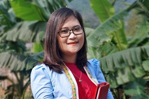 Maestra étnica vietnamita honrada a nivel mundial por su clase de inglés sin fronteras - ảnh 1