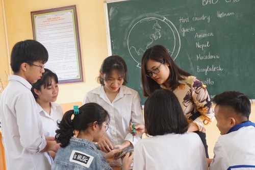 Maestra étnica vietnamita honrada a nivel mundial por su clase de inglés sin fronteras - ảnh 2