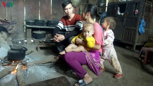 Trabajador comunitario de etnia Mong con grandes aportes en la respuesta al Covid-19 - ảnh 2