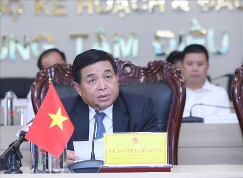 Un foro virtual de Standard Chartered destaca los logros de Vietnam en la atracción de IED - ảnh 1