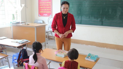 La profesora Ban Thi Dao y su corazón a los niños desfavorecidos - ảnh 1