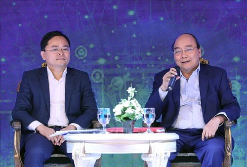 Primer ministro vietnamita aplaude la inteligencia y la creatividad de la joven generación - ảnh 1