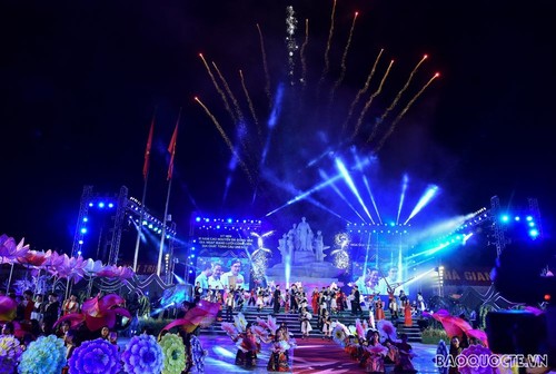 Inauguración del VI Festival de Flores de Alforfón 2020 de Ha Giang - ảnh 1