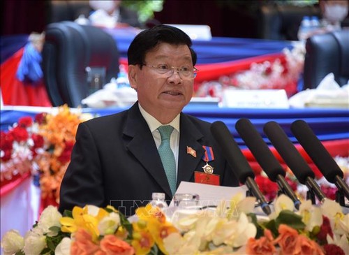 Líderes vietnamitas felicitan al nuevo secretario general del Partido Popular Revolucionario de Laos - ảnh 1