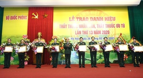Celebran el Día del Médico de Vietnam - ảnh 1