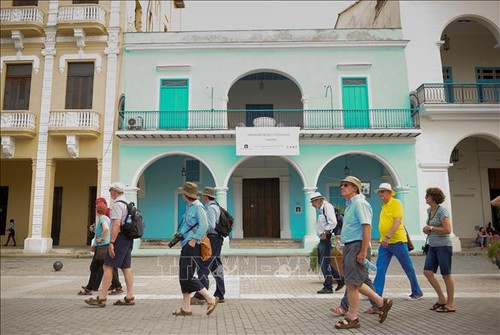 Las nuevas sanciones de Estados Unidos causan pérdidas multimillonarias al turismo cubano - ảnh 1