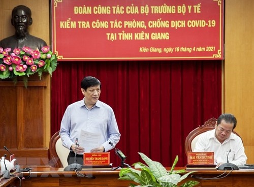 Titular de Salud Pública orienta la respuesta anticovid-19 en Kien Giang - ảnh 1