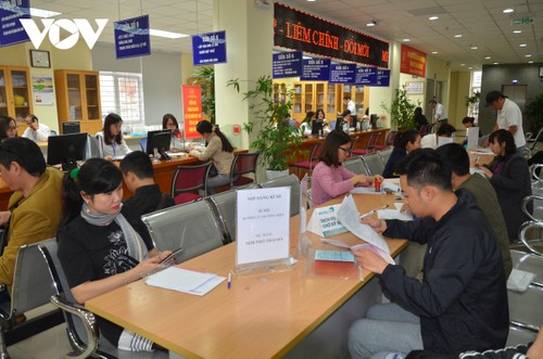 Bancos vietnamitas promuevan operaciones digitales - ảnh 1