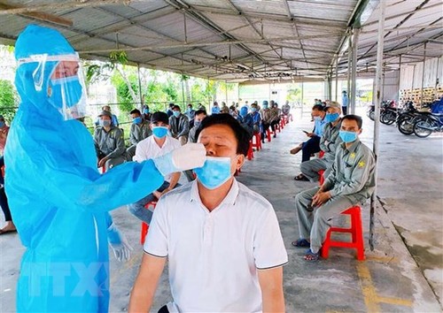 Número de infecciones con covid-19 en Vietnam experimenta ligera disminución - ảnh 1