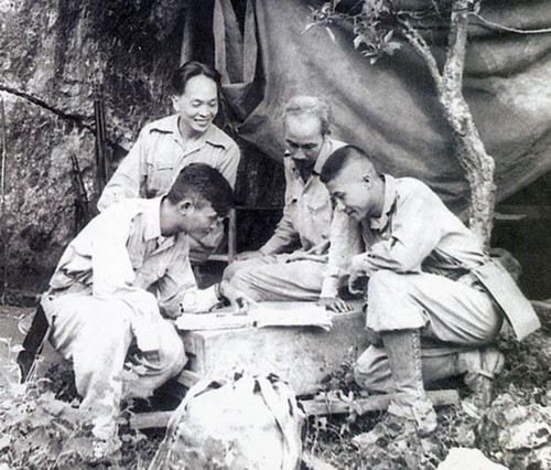 General Vo Nguyen Giap e hitos históricos - ảnh 8
