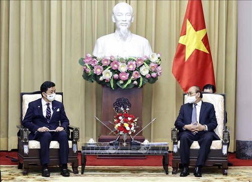 Presidente de Vietnam recibe al ministro de Defensa de Japón - ảnh 1
