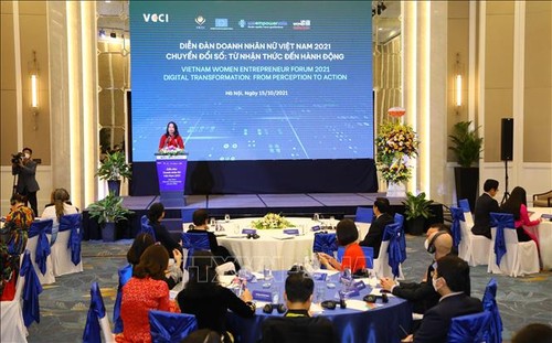 Foro de Empresarias de Vietnam 2021 se centra en la transformación digital - ảnh 1