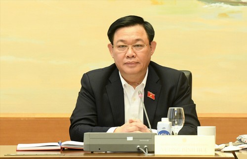Diputados vietnamitas destacan la recuperación económica y la convivencia segura con el covid-19 - ảnh 2