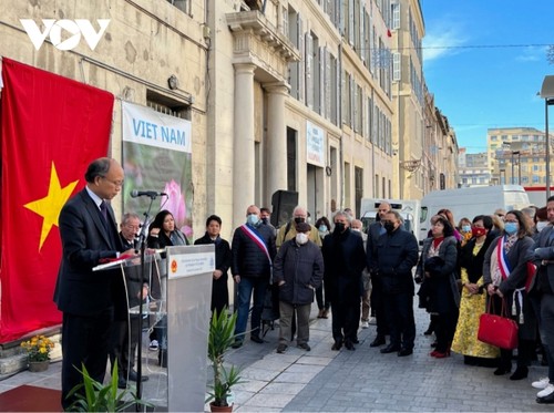 Presentan placa conmemorativa del presidente Ho Chi Minh en Marsella - ảnh 1