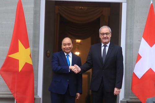 Visitas a Suiza y Rusia del presidente vietnamita llevan mensajes importantes sobre la amistad - ảnh 1