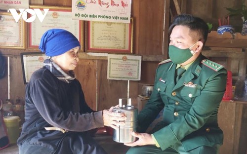 Guardafronteras protegen a pobladores étnicos en Quang Nam - ảnh 1