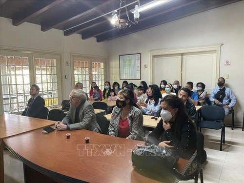 Inauguración del curso gratuito del idioma vietnamita en Venezuela - ảnh 1