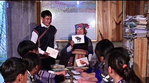 A De, iniciador del turismo comunitario entre los étnicos Mong en la provincia Yen Bai - ảnh 2