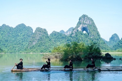 La belleza de la montaña “Ojo divino” en Cao Bang - ảnh 8
