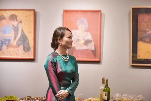 La lectura y los lectores en pinturas sobre seda de Thanh Luu - ảnh 2