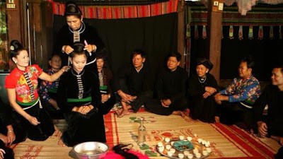 黒タイ族の結婚式の「タン・カウ」という儀式 - ảnh 2