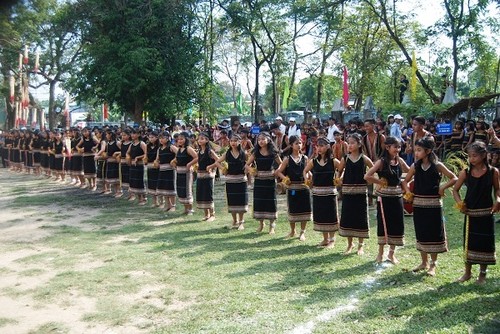 コントゥム省の伝統文化の保存と開発 - ảnh 2