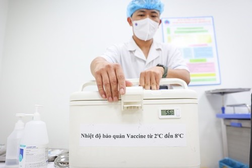 JICA、ベトナムにワクチン保管用冷凍ボックス1600のを供与 - ảnh 1