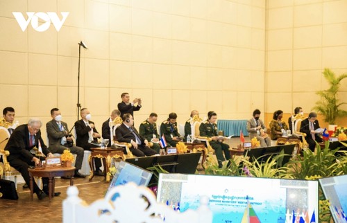 ADMM非公式会合 ベトナム東部海域の平和と安定の維持の重要性を強調 - ảnh 1
