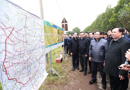 チン首相、首都圏の第四環状道路建設を加速させるよう要請 - ảnh 1