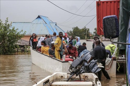 ケニア ダム決壊 少なくとも45人死亡 各地で豪雨や洪水相次ぐ - ảnh 1