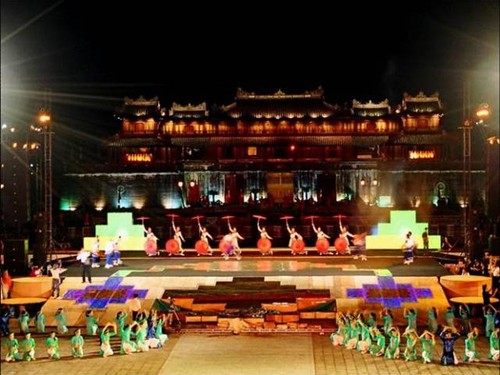 Tahun Pariwisata Nasional daerah pantai Trung Bo Utara-Hue-2012  turut menyosialisasikan Vietnam - ảnh 1