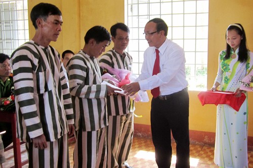 Banyak  narapidana   mendapat Keputusan Presiden Negara  tentang pemberian remisi, sehubungan dengan  Hari Nasional Vietnam (2 September) - ảnh 1