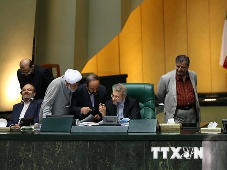Uni Eropa dan Iran mengadakan perundingan untuk mendorong permufakatan nuklir. - ảnh 1