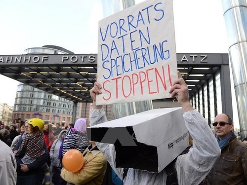 250 ribu orang  Jerman memprotes TTIP  di Berlin. - ảnh 1