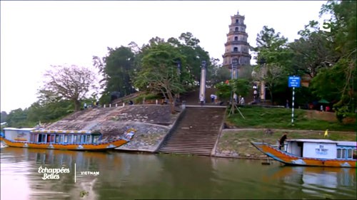 Televisi  Perancis membuat film untuk menyosialisasikan pariwisata Vietnam - ảnh 1